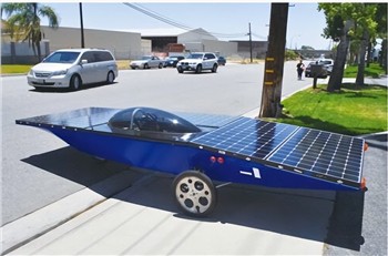 Wanneer kunnen we in energiezuinige en milieuvriendelijke zonneauto's rijden?